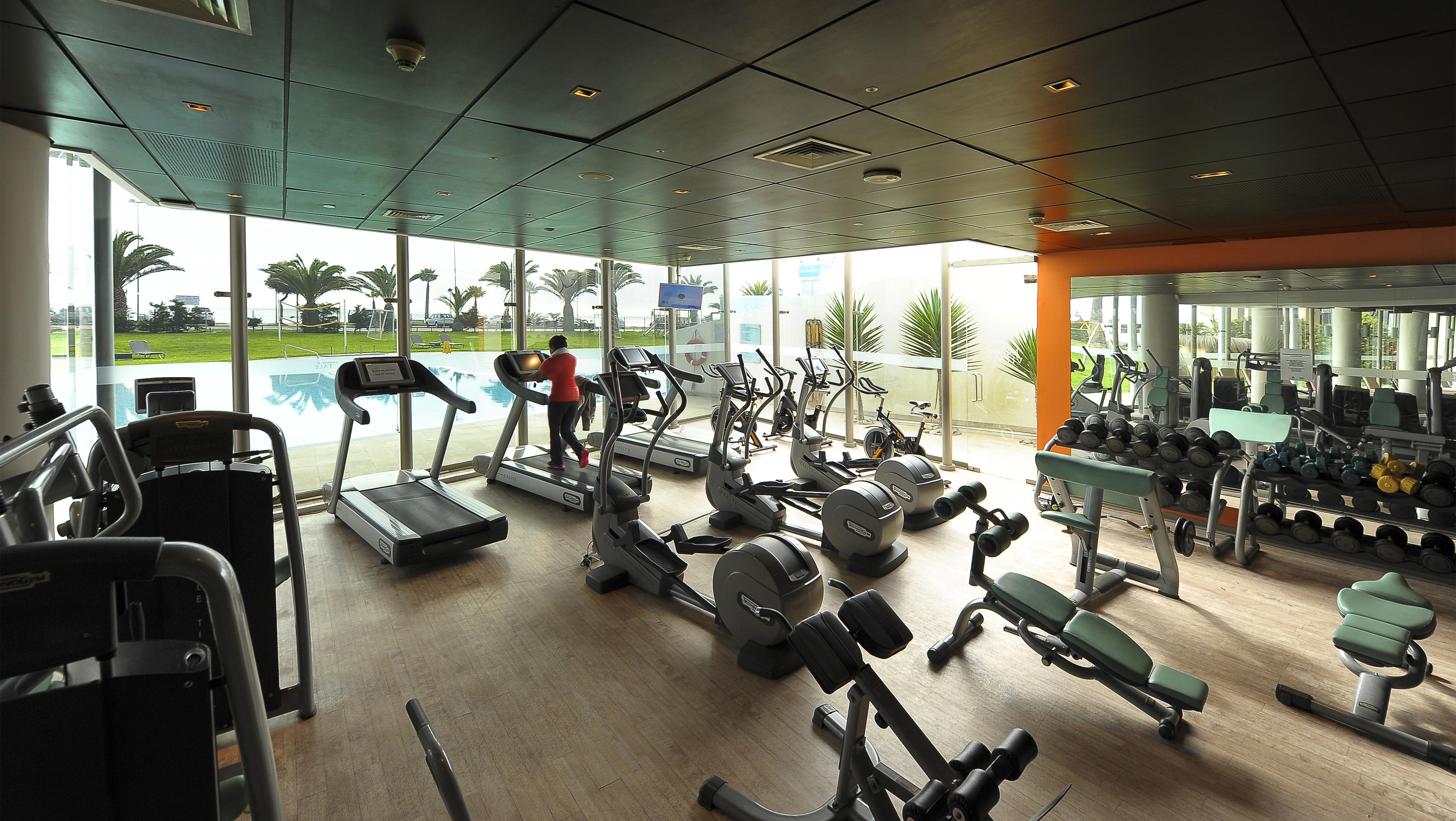 Enjoy Coquimbo Hotel Ngoại thất bức ảnh A gym in Dubai